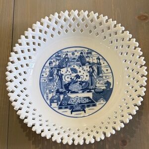 💙🤍White and Blue Decorative Porcelain Dish, Vintage, Display